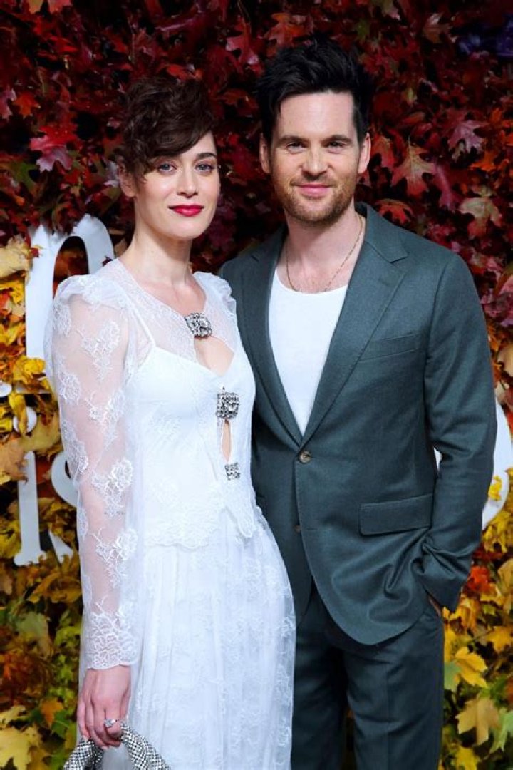 Lizzy Caplan and Tom Riley&rsquo;s Relationship Timeline