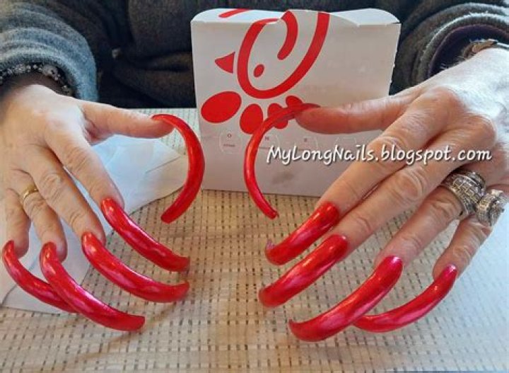 Long Nails Mona 's super sexy long nail photos 3