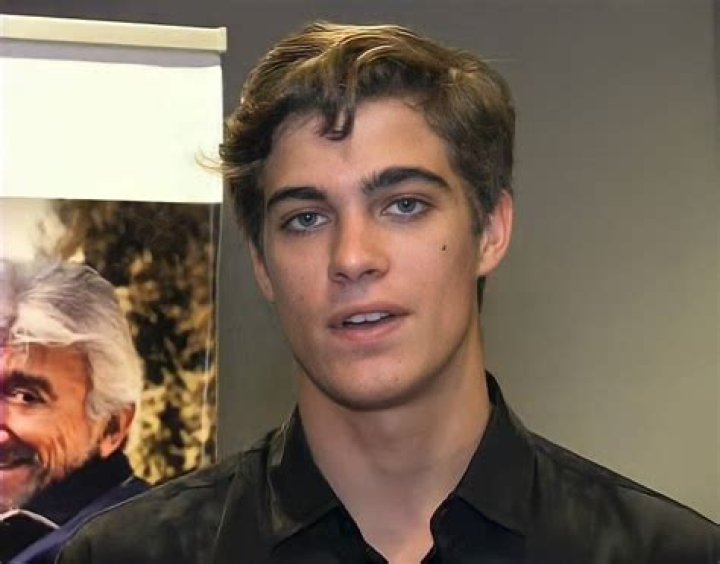lorenzo zurzolo Attractive men, Actors, Attractive people
