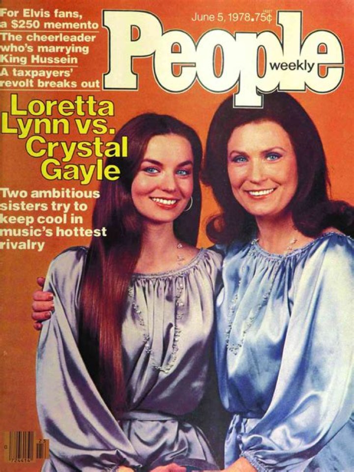 Loretta Lynn mom Crystal Gayle Loretta lynn, Country singers, Country music artists