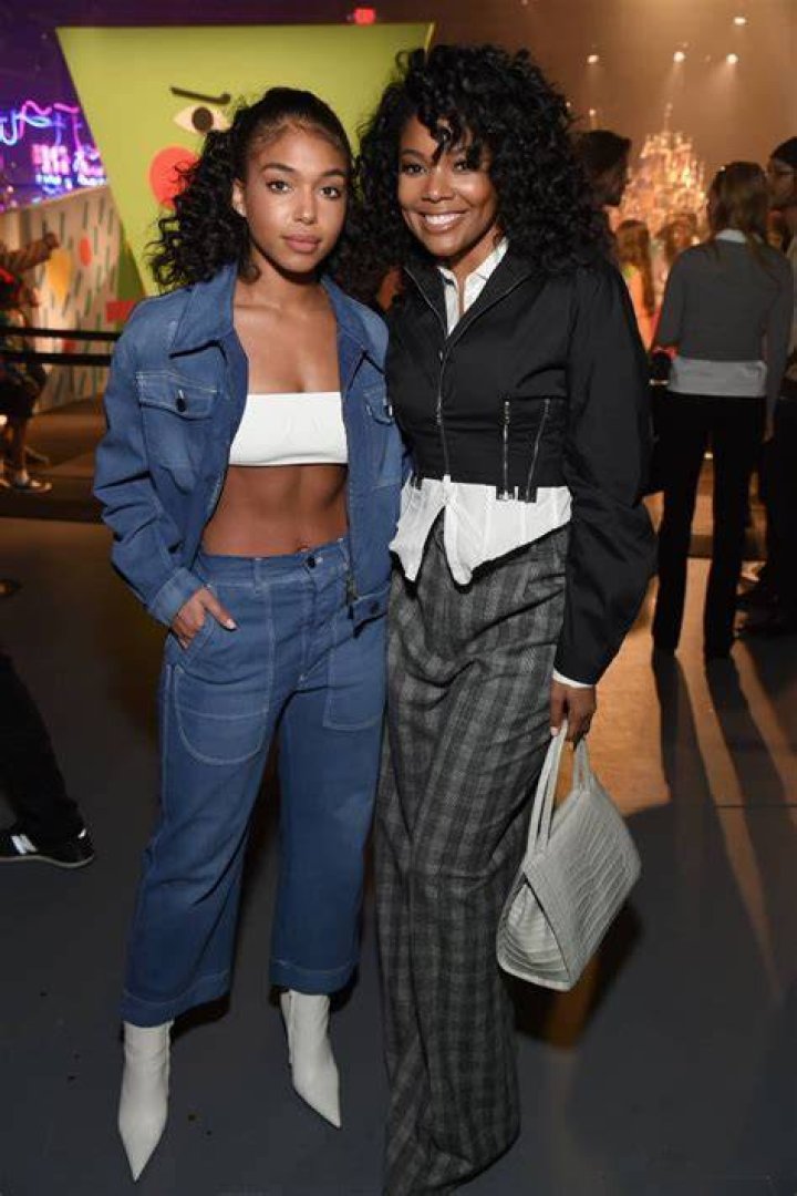 Lori harvey is simply beautiful, but can we take a moment to appreciate
