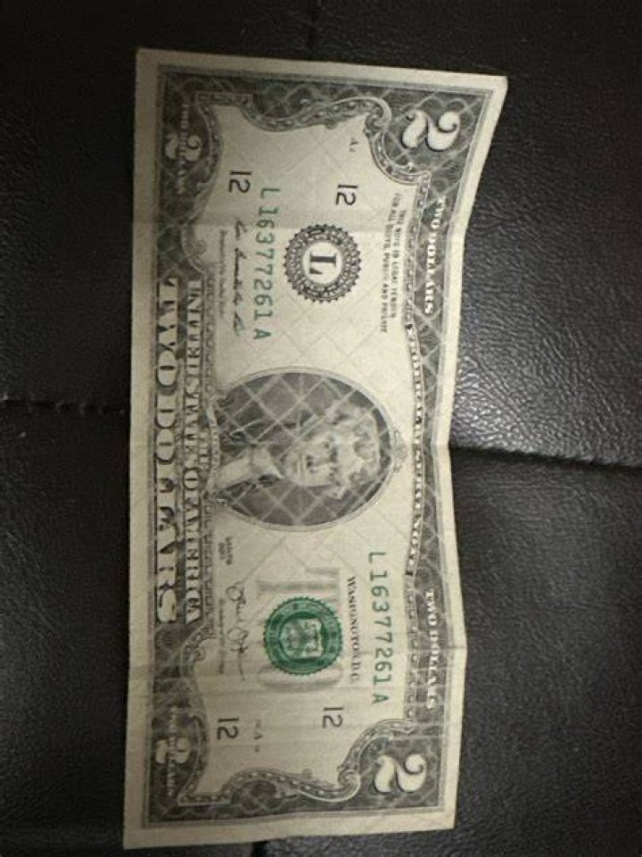 Lot Series 2013 2 Dollar Bill