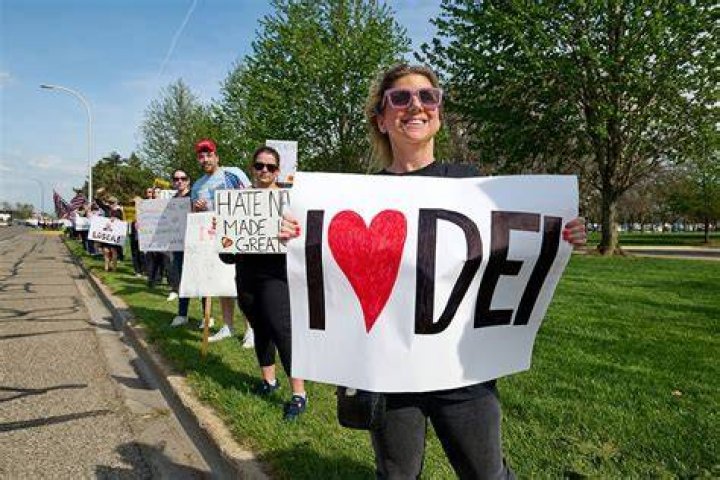 &lsquo;Pansy Ass Woke Critics&rsquo; Living RentFree in Kid Rock&rsquo;s Head 94.1 The