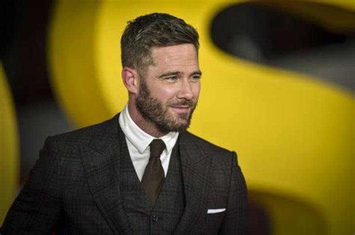 luke macfarlane Luke Macfarlane Photo (39837762) Fanpop