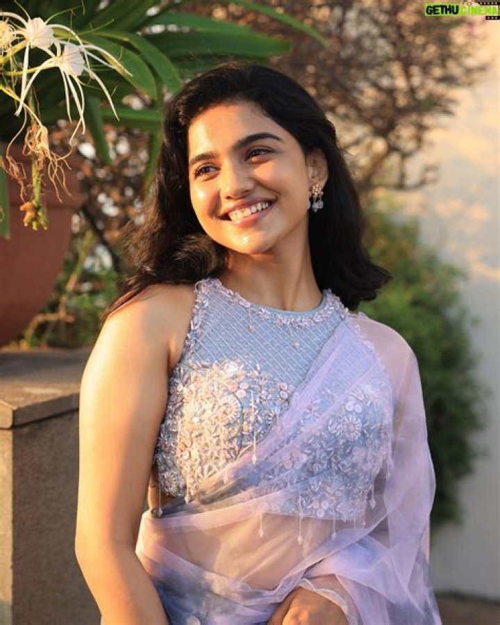 Mamitha Baiju Wiki, Biography, Age, Career, Movies & Images Bejoo