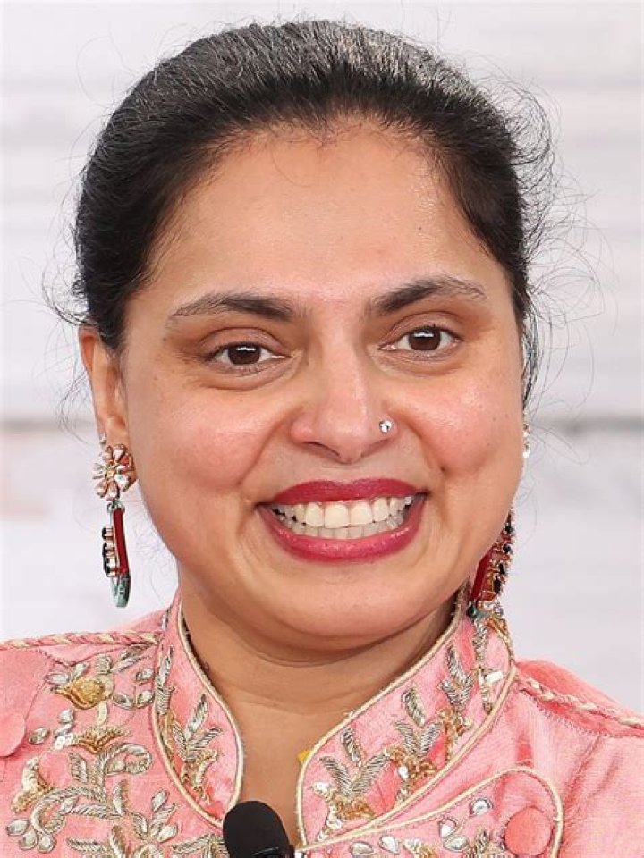 Maneet Chauhan's Family Pizza Night Menu Rachael Ray In Season