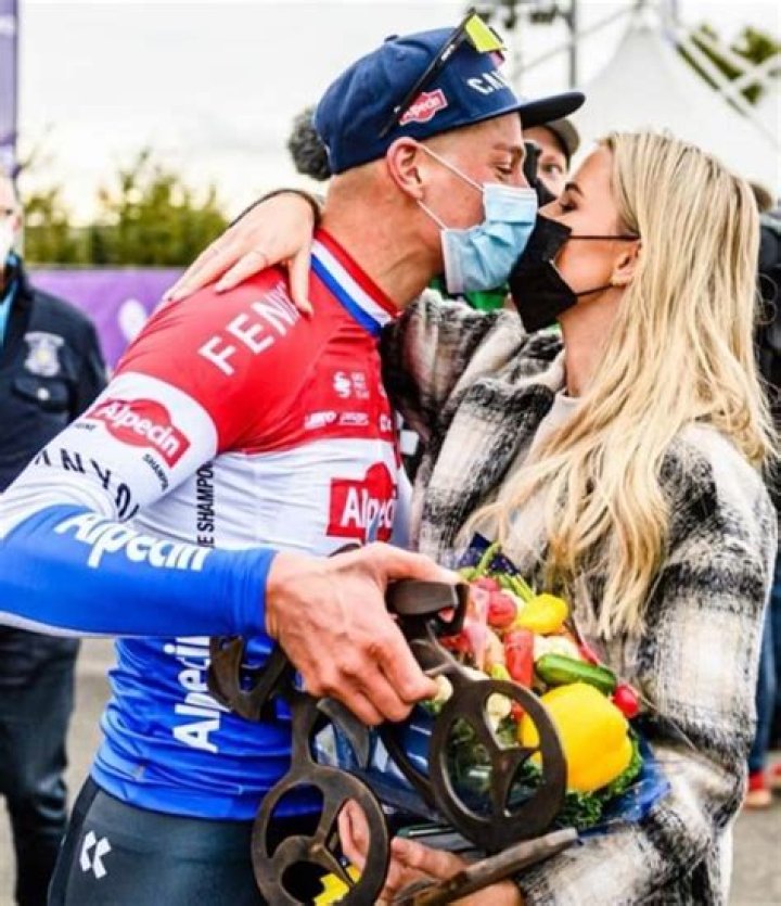 Mathieu Van Der Poel Et Sa Compagne Blaujournal