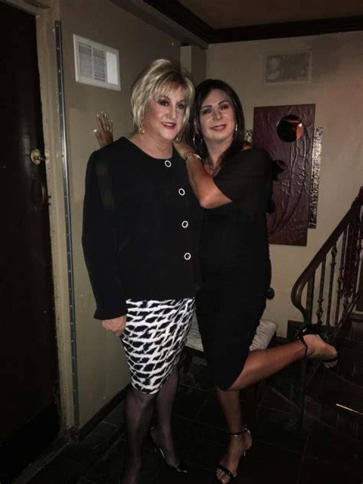 Mature crossdresser over 55 for the male crossdressers.