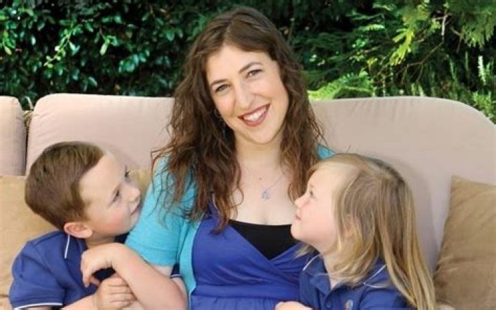 Mayim Bialik Parents, Siblings, Children, Husband