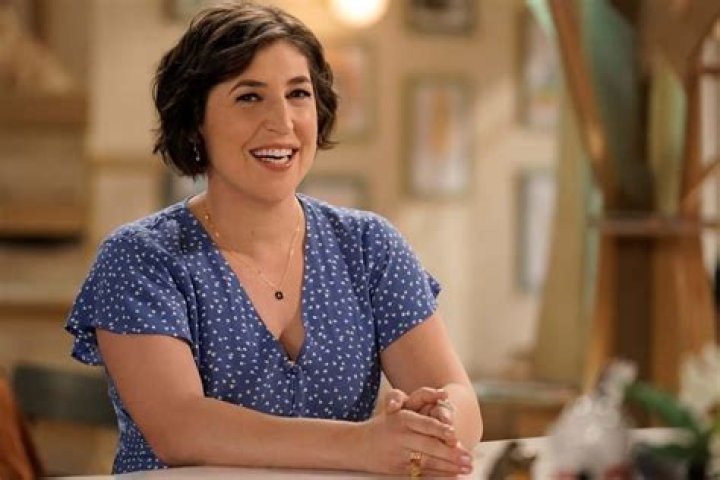 Mayim Bialik Wiki, Bio, Height, Age, Career, Family, Net Worth, Husband