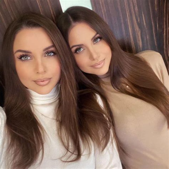 megan.mariiiee posted on their Instagram profile &ldquo;My besties 😌🤩😘