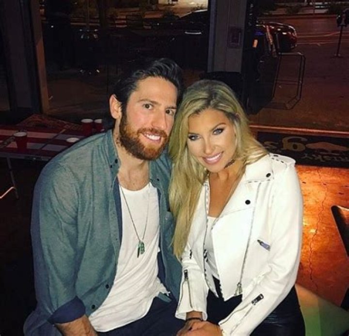 Melanie Collins Bio, Boyfriend, Wedding, Salary, Height, Net Worth, Wiki