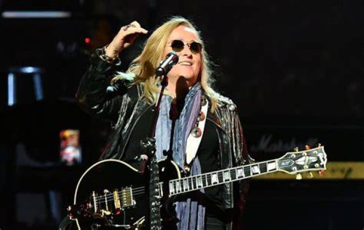 Melissa Etheridge shares video for new single 'For the Last Time'