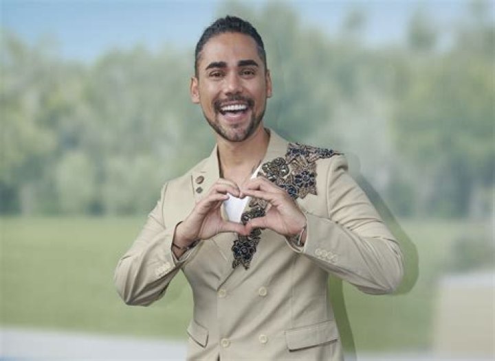Mexican TV host Fer Sagreeb comes out as gay after bursting into tears