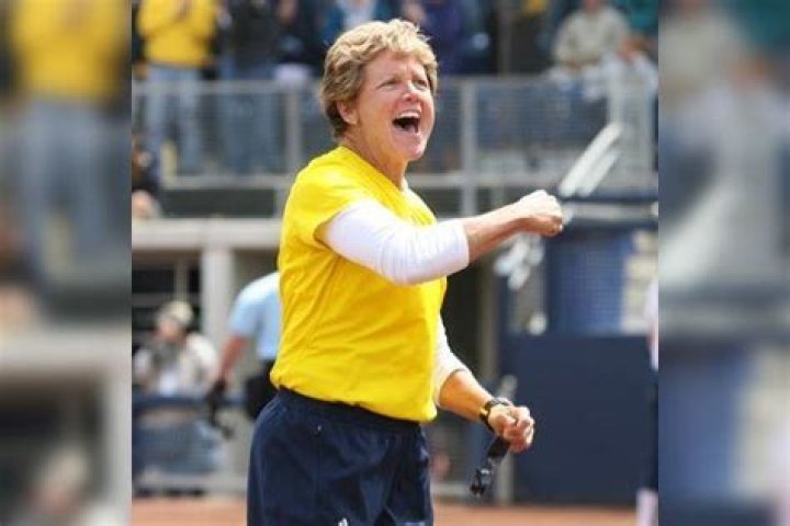 Michigan, softball coach Carol Hutchins agree to 5year deal
