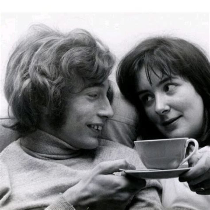 Molly Hullis Facts About Robin Gibb's Exwife Dicy Trends