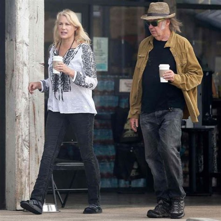 Neil Young And Daryl Hannah 2024 Selie Cristine