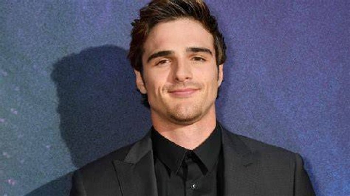 Netflix star Jacob Elordi says fans discussing his chiseled body