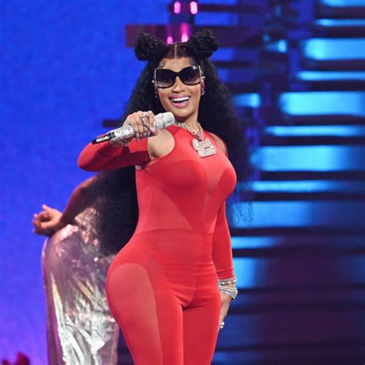 Nicki Minaj Cleavage (4 Photos) TheFappening