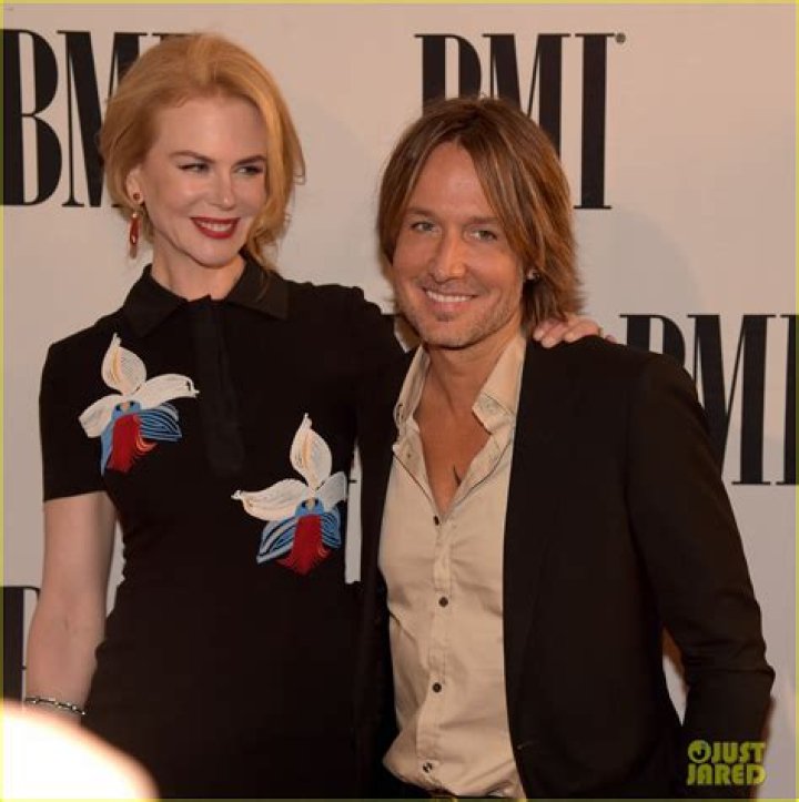 Nicole Kidman Shows Lots of Leg at BMI Country Awards 2014 with Keith