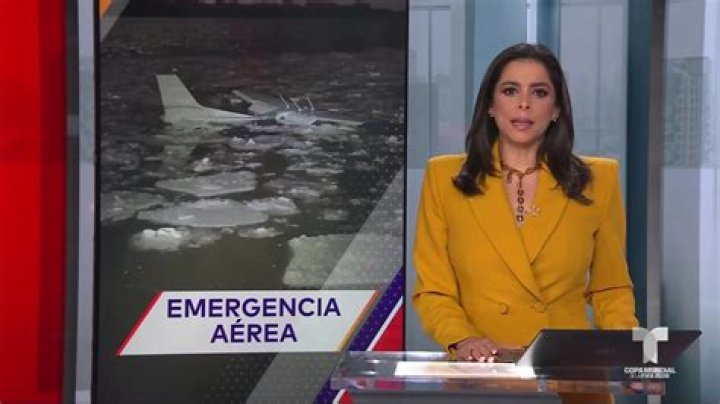 Nieves &Aacute;lvarez aterrizaje de impacto en Cannes con conjunto de la