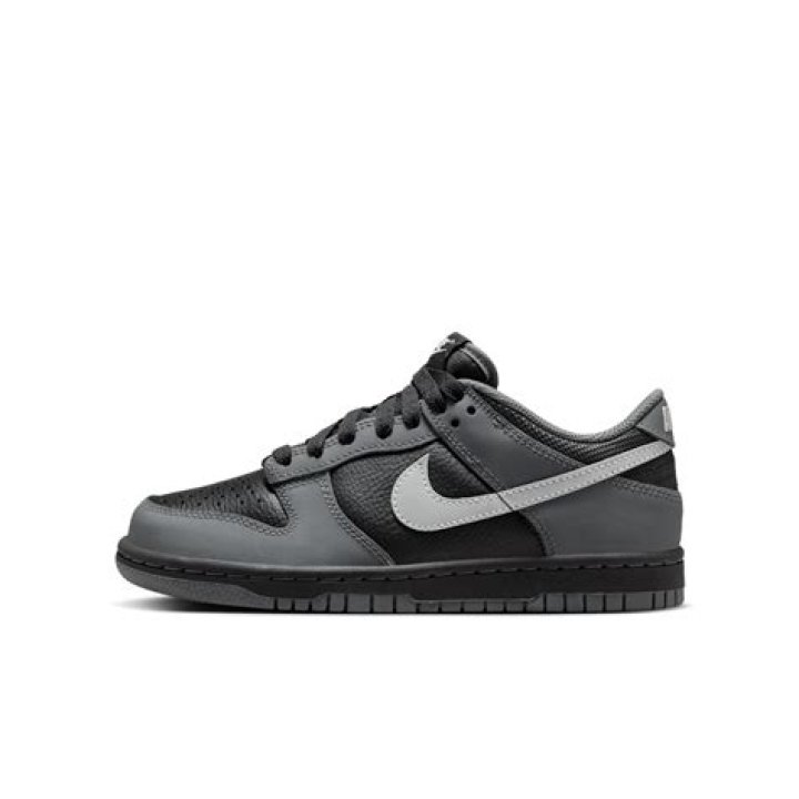 Nike Dunk Low GS 'Triple Pink' &mdash; Kick Game
