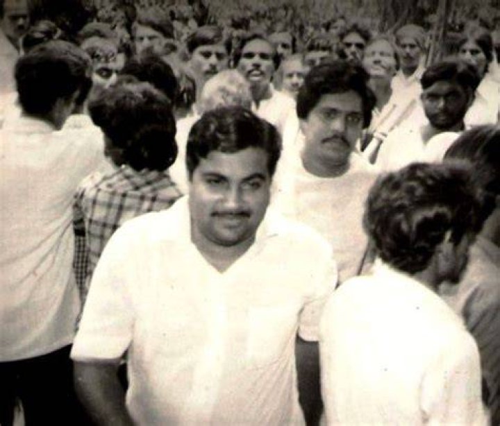 Nitin Gadkari Wiki, Age, Caste, Family, Son, Net Worth, Biography