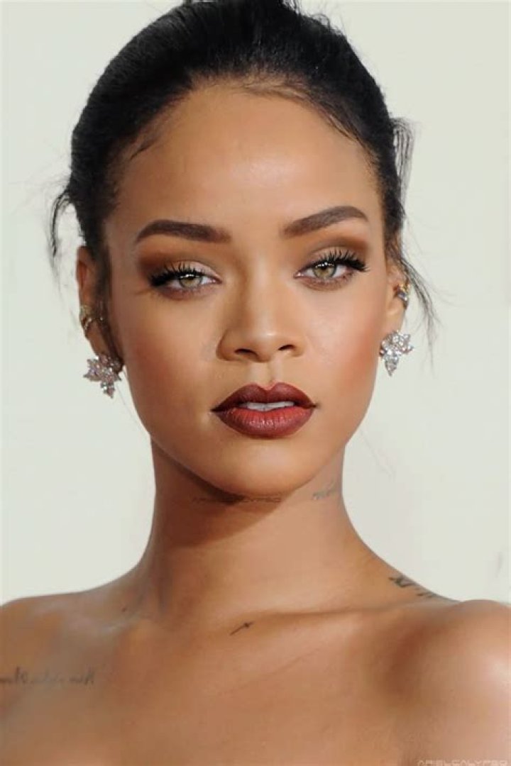 No Mediocrity Rihanna makeup line, Rihanna makeup, Rihanna