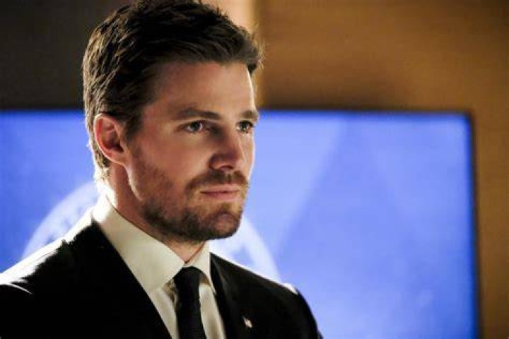 [No Spoilers] Does anyone miss the Season 5/6 Oliver Queen hairstyle
