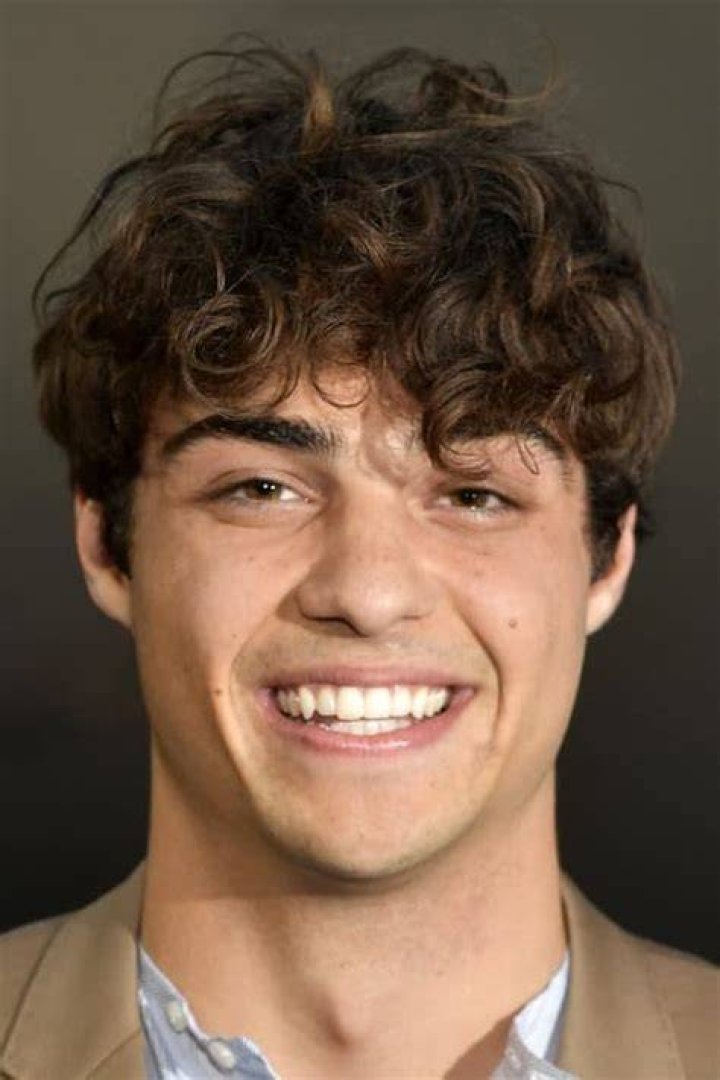 Noah Gregory Centineo confira a biografia, not&iacute;cias e &uacute;ltimas fotos