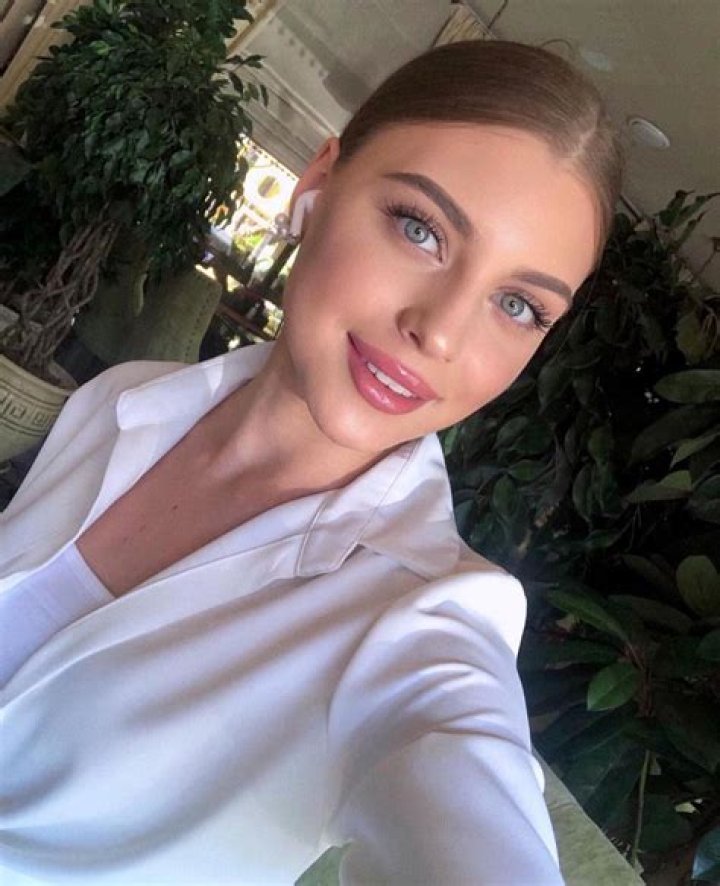 NO&Eacute;MIE LILI ଘ(੭*ˊᵕˋ)੭* on Instagram &ldquo;I cut my hair 🔪&rdquo; Cut my hair