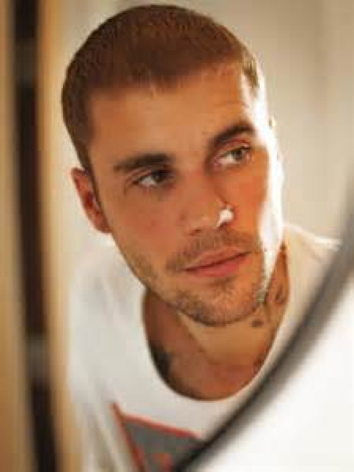 Oh Dear, Now Justin Bieber Is Fully Naked While on Vacation