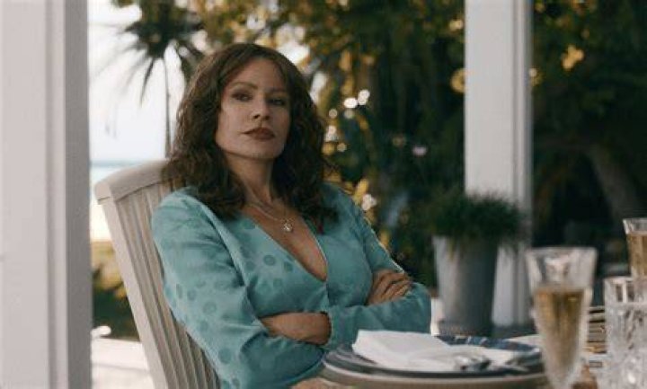 on Twitter Sofia vergara young, Beautiful women over 40, Fashion
