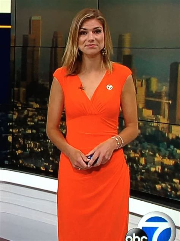 Orange Bri Winkler! Bri Winkler KABC7 LA Fashion, Boob tube, Wrap
