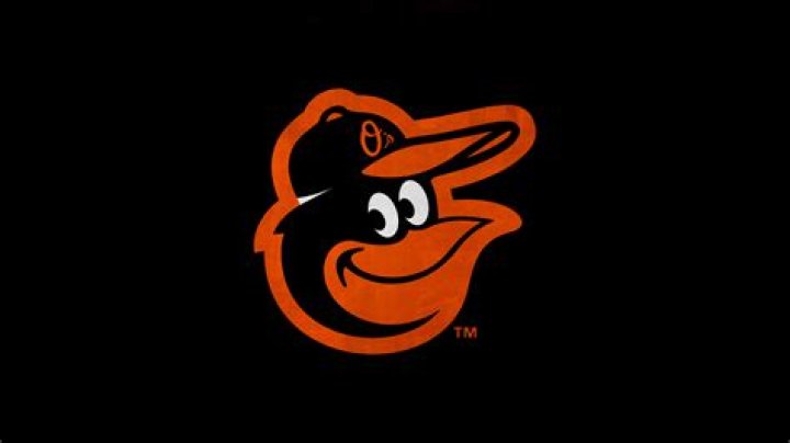 Orioles' Jim Palmer tears up while honoring Brooks Robinson