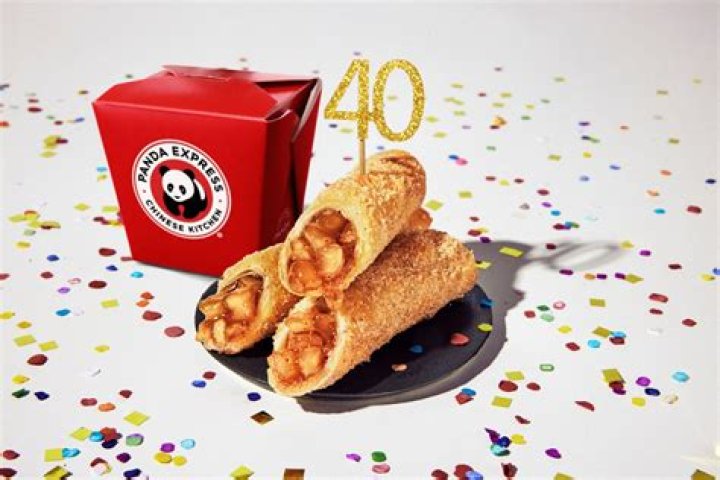 Panda Express&reg; Apple Pie Roll Review! 🍎🥧 Best Fast Food Pie