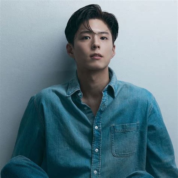 Park Bogum Biography; Net Worth, Age, Height, Awards, Wife, Military