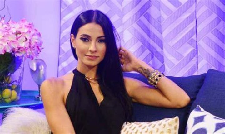 Patricia Corcino se queda en Burlesque Boricua Metro