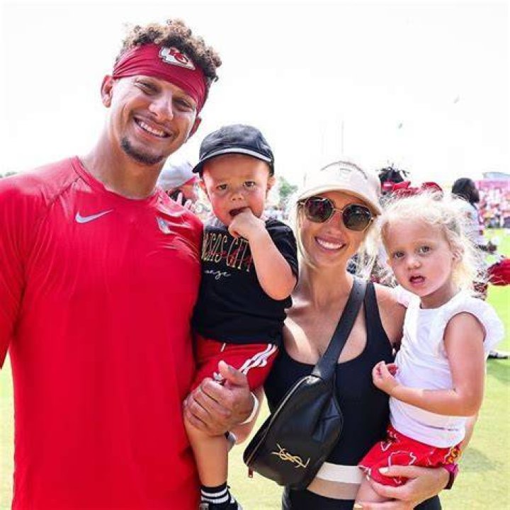 Patrick Mahomes 10M Wife Brittany Impressive Apparel Trio