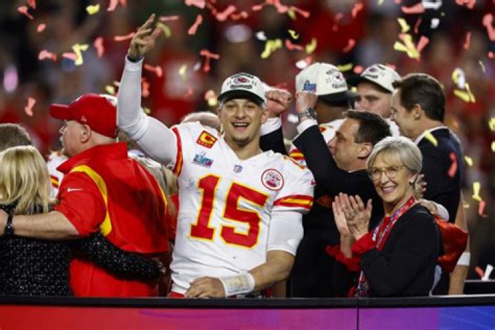 Patrick Mahomes Signs New State Farm Contract Updated Ideas