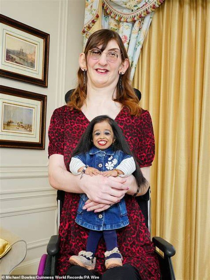 Pauline Musters the shortest woman of all times Heavenly Holland