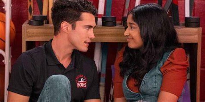 Paxton on &lsquo;Never Have I Ever&rsquo; Is Bringing Hot Jocks Back in Style