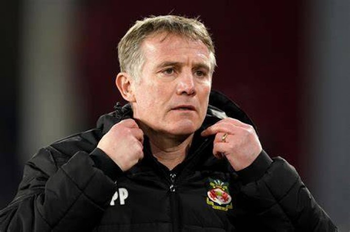 Phil Parkinson urging Wrexham to &lsquo;finish the job&rsquo; as title fight comes
