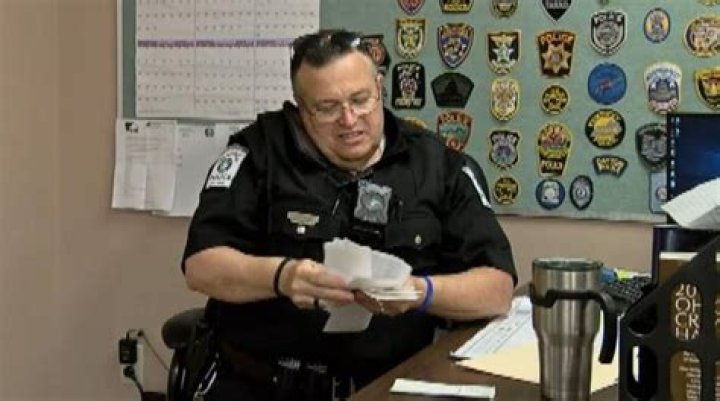 Phone scammer accidentally calls Ohio police officer, realizes he made