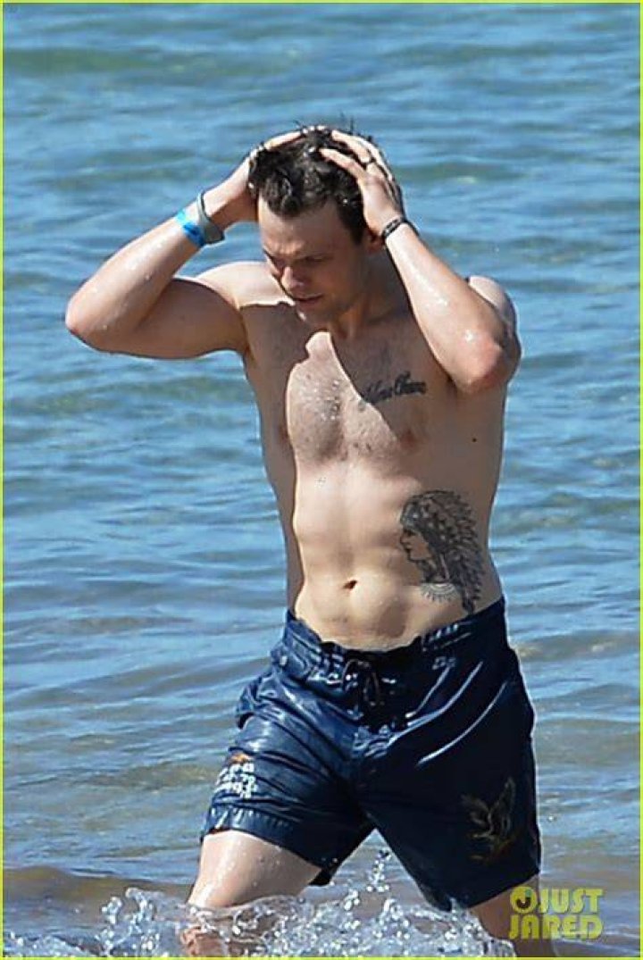 Photo jake lacy shirtless in hawaii 09 Photo 4503491 Just Jared