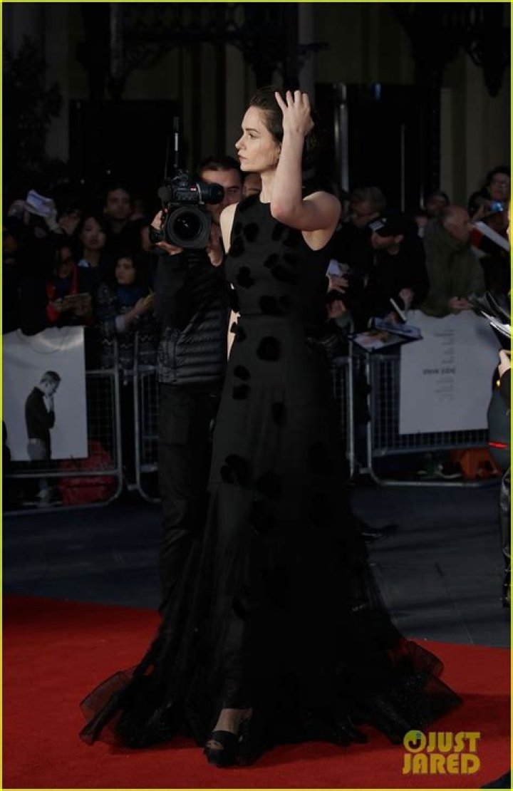 Photo katherine waterston didnt want to be a child actor 02 Photo