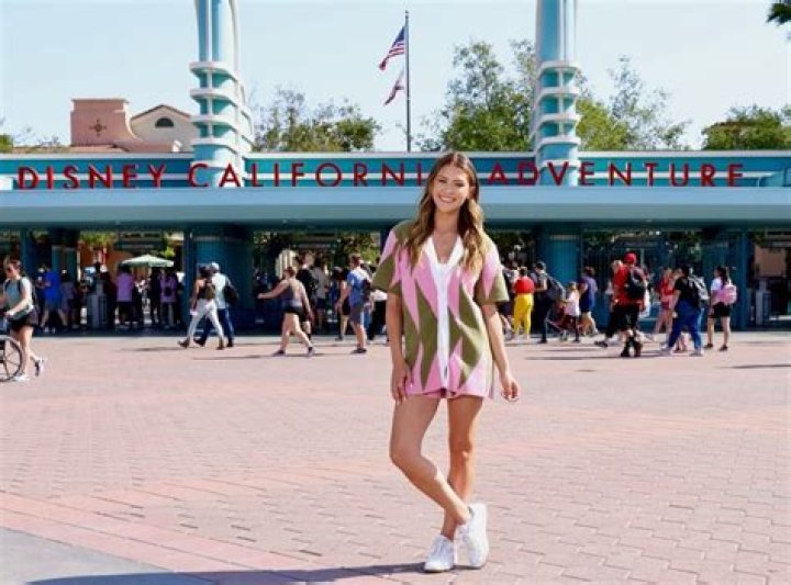 Photos from Stars at Disneyland & Disney World E! Online Disneyland