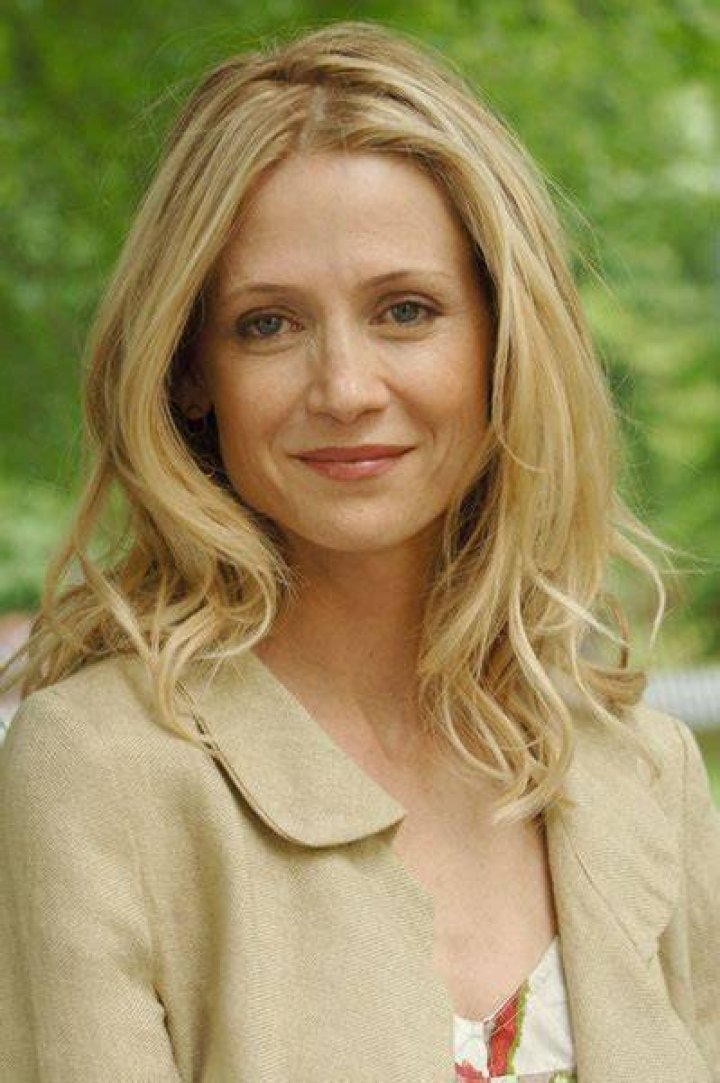 Picture of Kelly Rowan