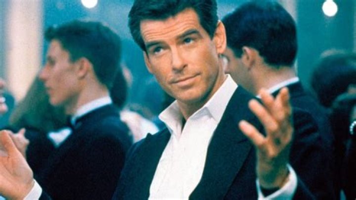 Pierce Brosnan Had To Think On His Feet For The Thomas Crown Affair's
