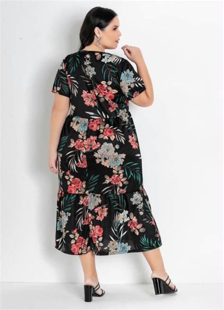 Pin auf vestidos florais Plus